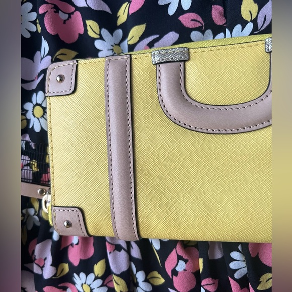 *SOLD* Kate Spade Go Fly a Kite Wallet - Picture 10 of 16